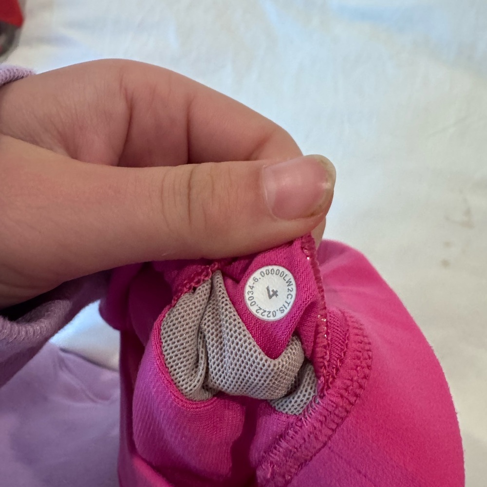 Lululemon Flow Y Bra Nulu Medium-Support Strappy Sports Bra in Fuchsia Pink - Picture 3 of 3